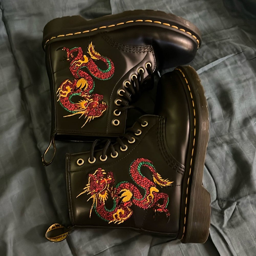 DR. MARTENS 1460 Chinese DRAGON EMBROIDERY Ankle Boots